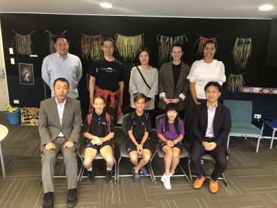 Schoolのスタッフの皆さん Schoolのスタッフの皆さん